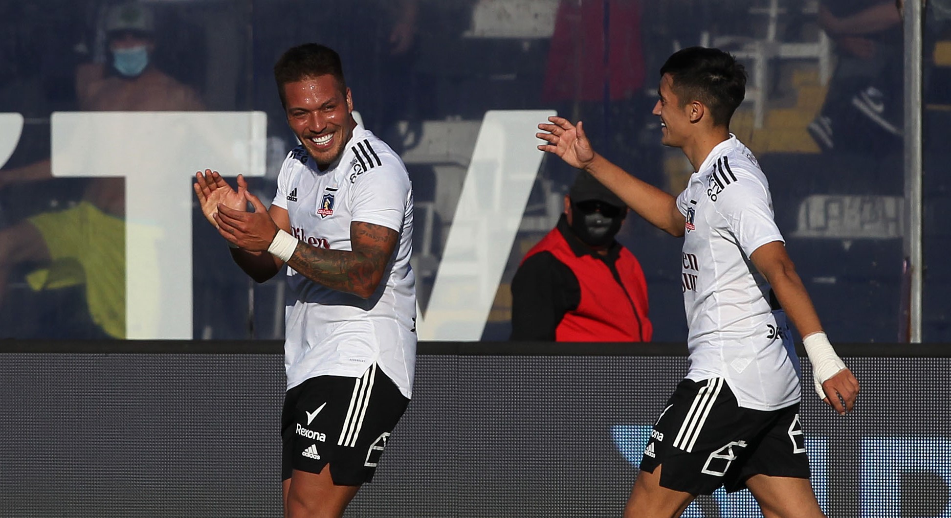 Representante de Parraguez: Le queda un año de contrato y en Colo Colo están contentos con él