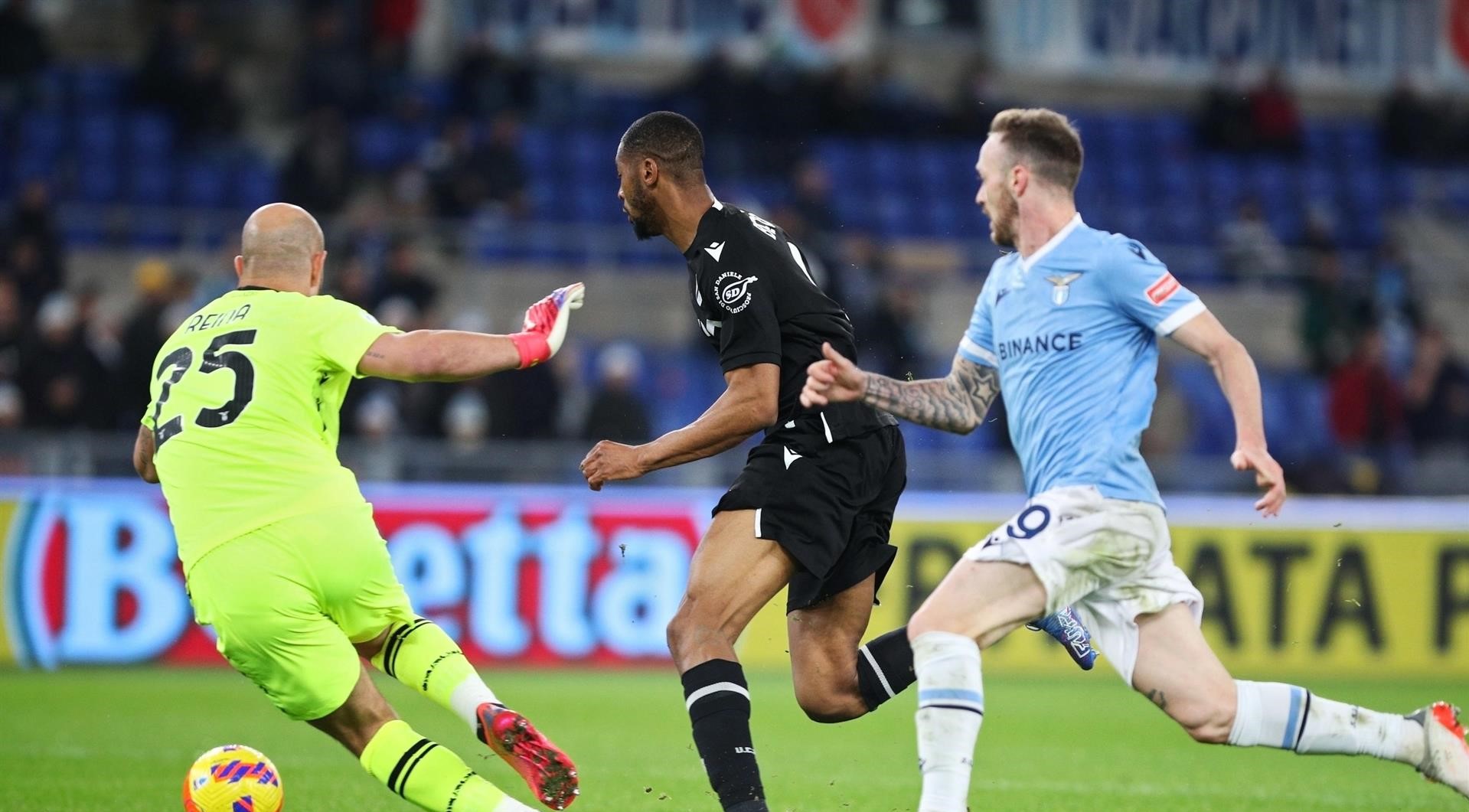 ¡Ocho goles y tres expulsados! Lazio y Udinese empataron en un frenético partido de la Serie A