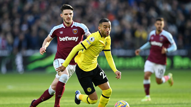 Chelsea sufrió remontada en su visita a West Ham y comprometió su lugar en el liderato de la Premier