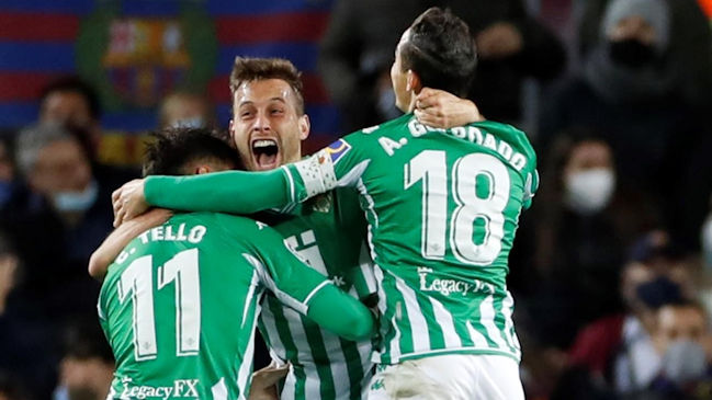 Betis de Manuel Pellegrini dio un golpe con un triunfazo sobre FC Barcelona en el Camp Nou