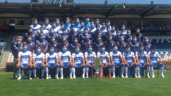 Universidad Católica se tomó la foto oficial del plantel campeón de este torneo 2021