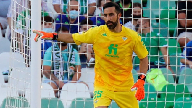 A Claudio Bravo le quedan al menos dos semanas de recuperación
