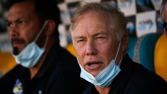 Everton comunicó la salida del técnico Roberto Sensini