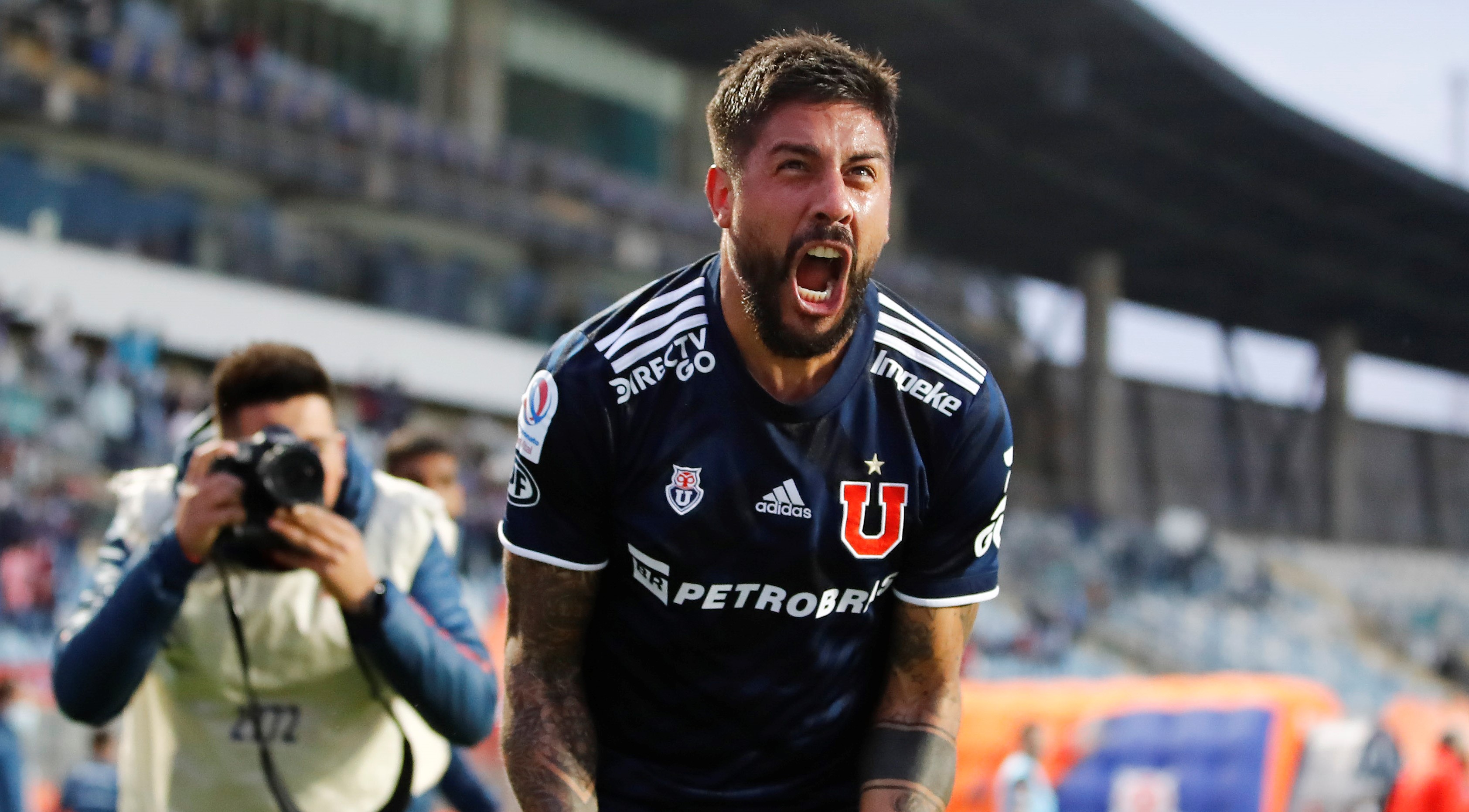 Ramón Arias: Clark se comprometió con la idea de que con Larrivey sigamos en la U