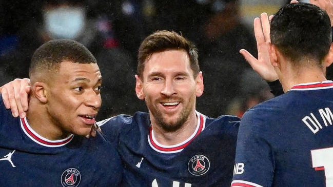 Los dobletes de Lionel Messi y Kylian Mbappé en cómoda victoria de PSG ante Brujas