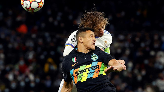 Alexis y Vidal sufrieron en cancha la derrota de Inter en su visita a Real Madrid por la Champions