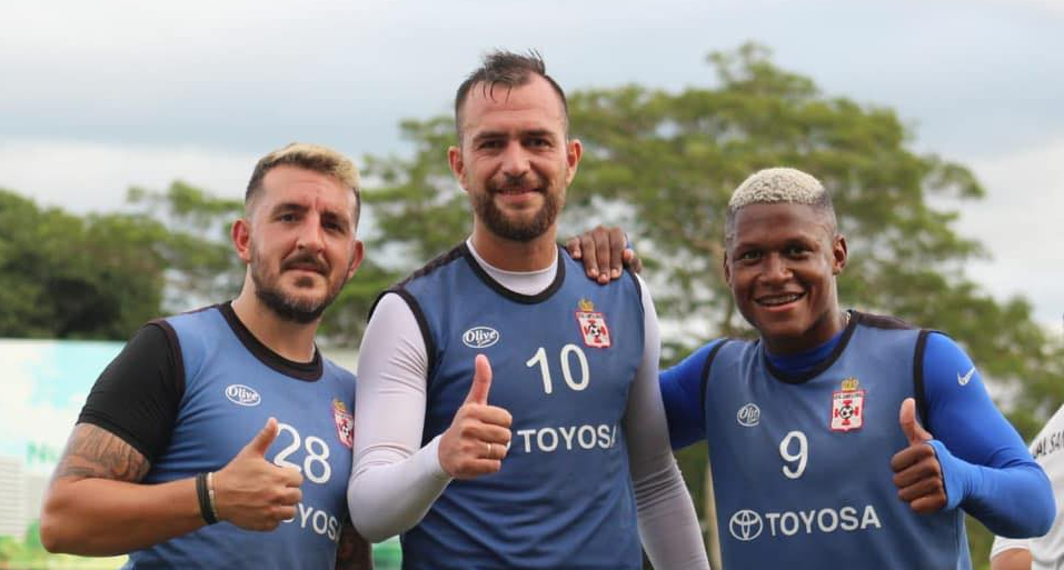 Escándalo en el fútbol boliviano: se filtró un audio de intento de soborno en la lucha por el título