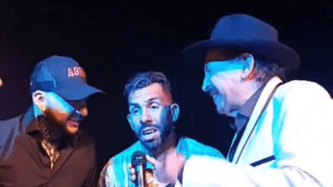 “Nunca me faltes”: Carlos Tevez se lució cantando junto a Antonio Ríos