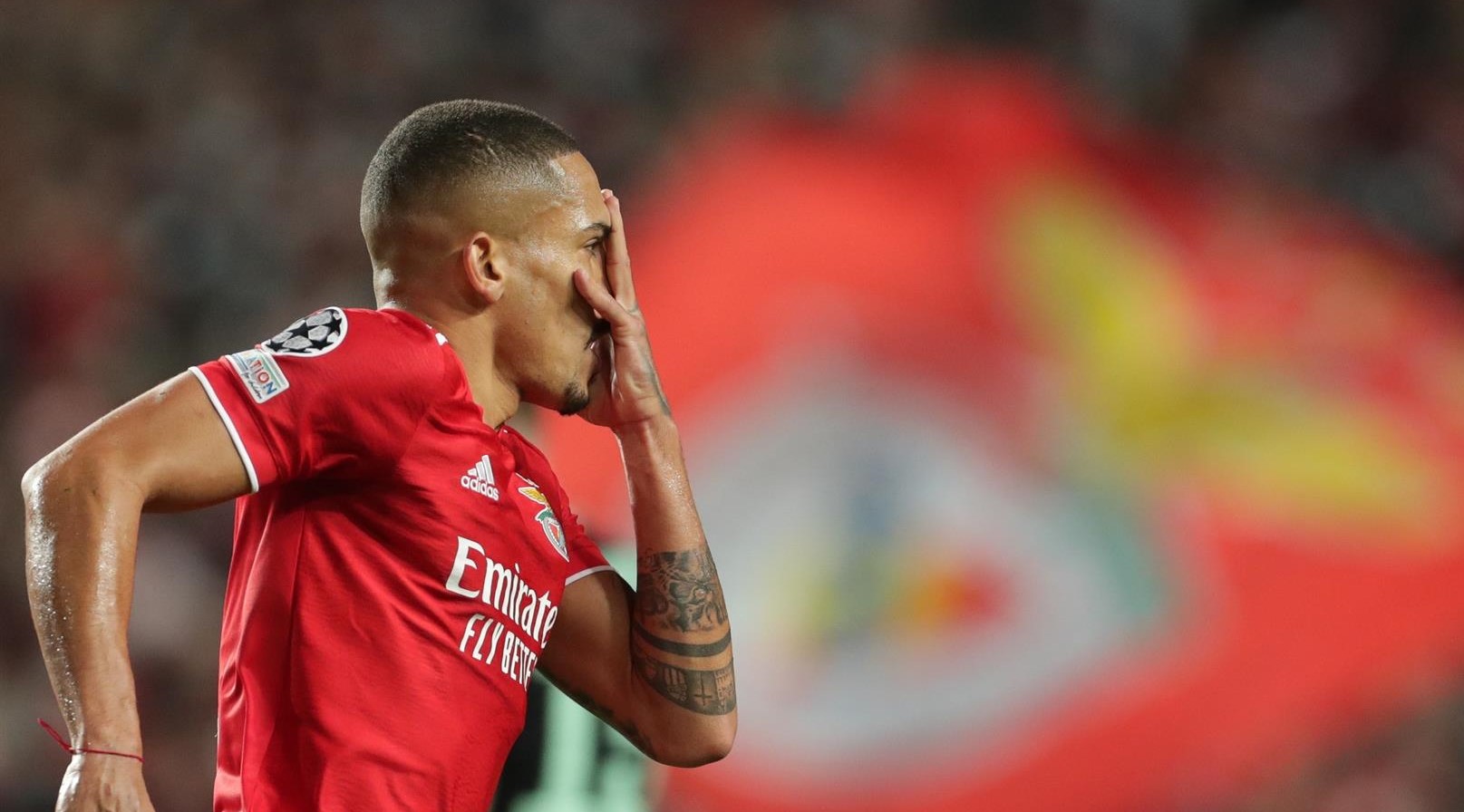 Benfica cumplió ante Dinamo de Kiev y clasificó a octavos de final en la Champions League