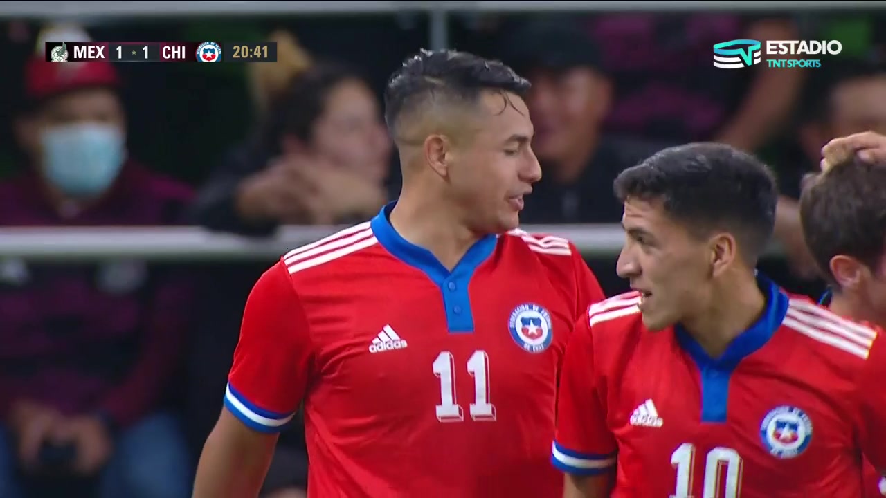 ¡Con olfato goleador! Iván Morales superó la resistencia mexicana para el empate de Chile