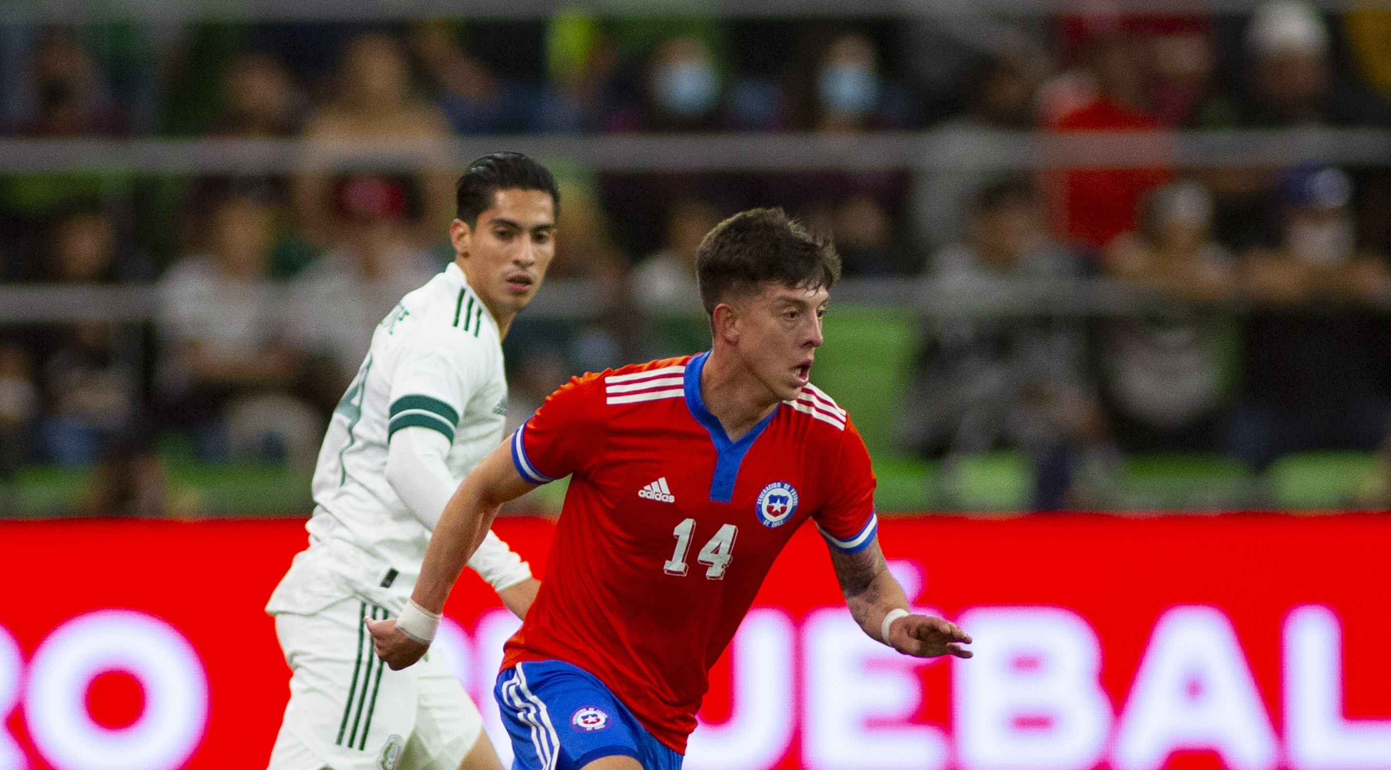 Chile lo volvió a igualar ante México con un zurdazo de Pablo Parra