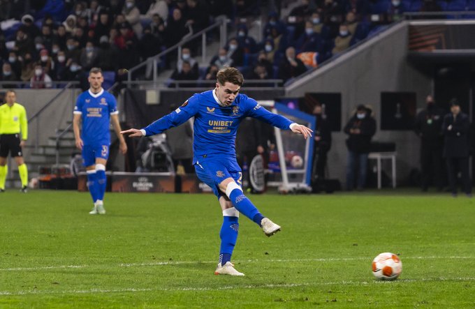 Rangers salvó un empate ante Olympique de Lyon y avanzó en la Europa League