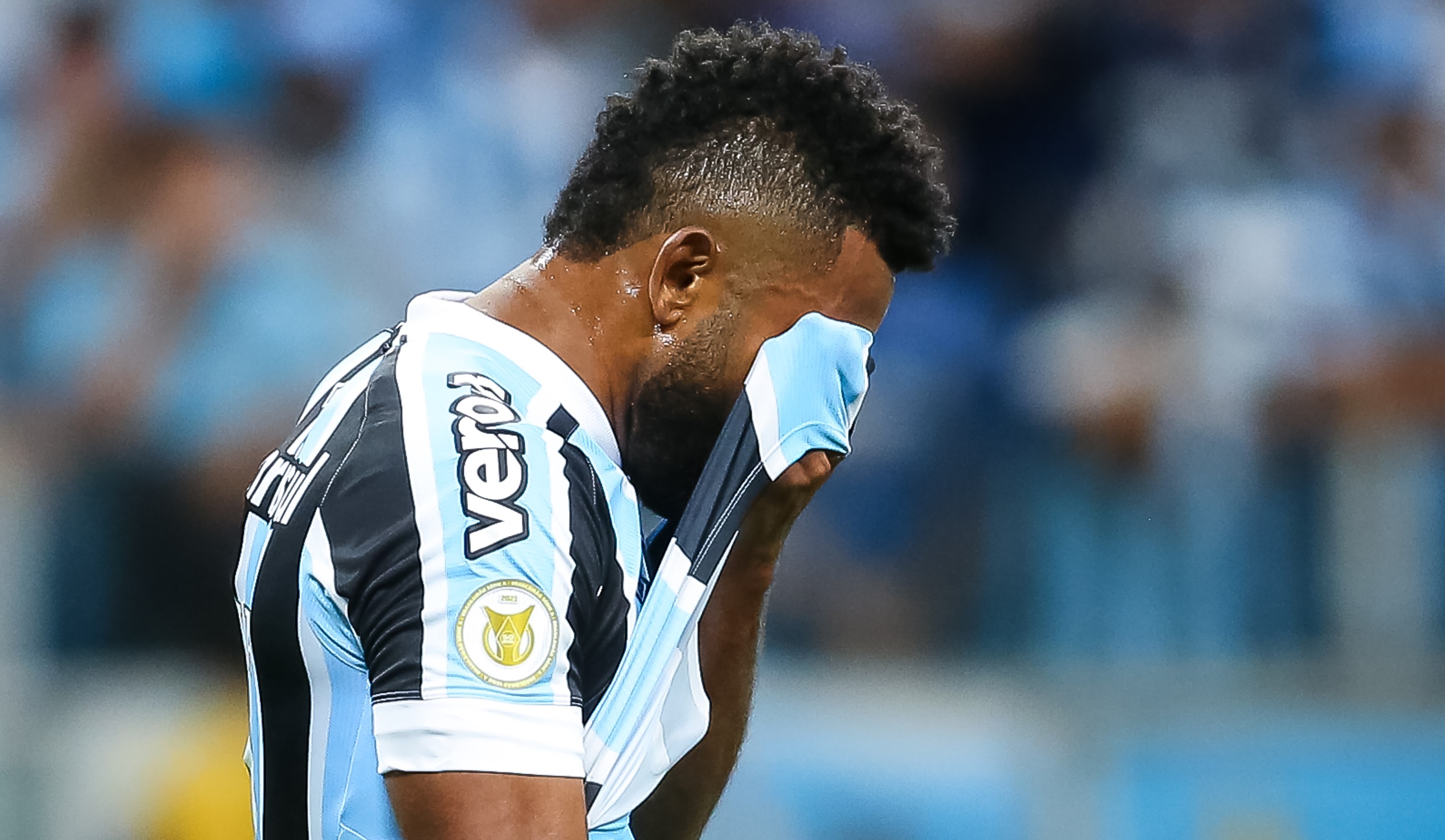 Gremio descendió en Brasil pese a vencer al campeón Atlético Mineiro de Eduardo Vargas