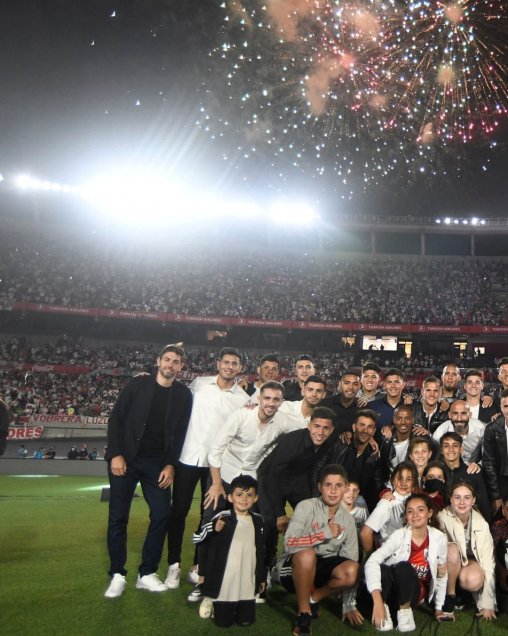 Hinchas de River repletaron el Monumental y el Obelisco a tres años de la Libertadores ganada a Boca