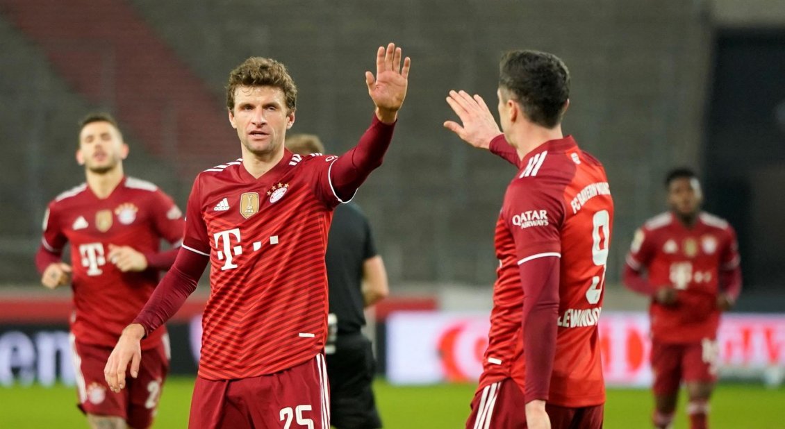 Bayern Munich contó con hat-trick de Gnabry y doblete de Lewandowski para aplastar a Stuttgart