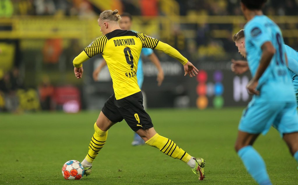 Erling Haaland marcó un doblete en la maciza victoria de Borussia Dortmund ante Greuther Fürt