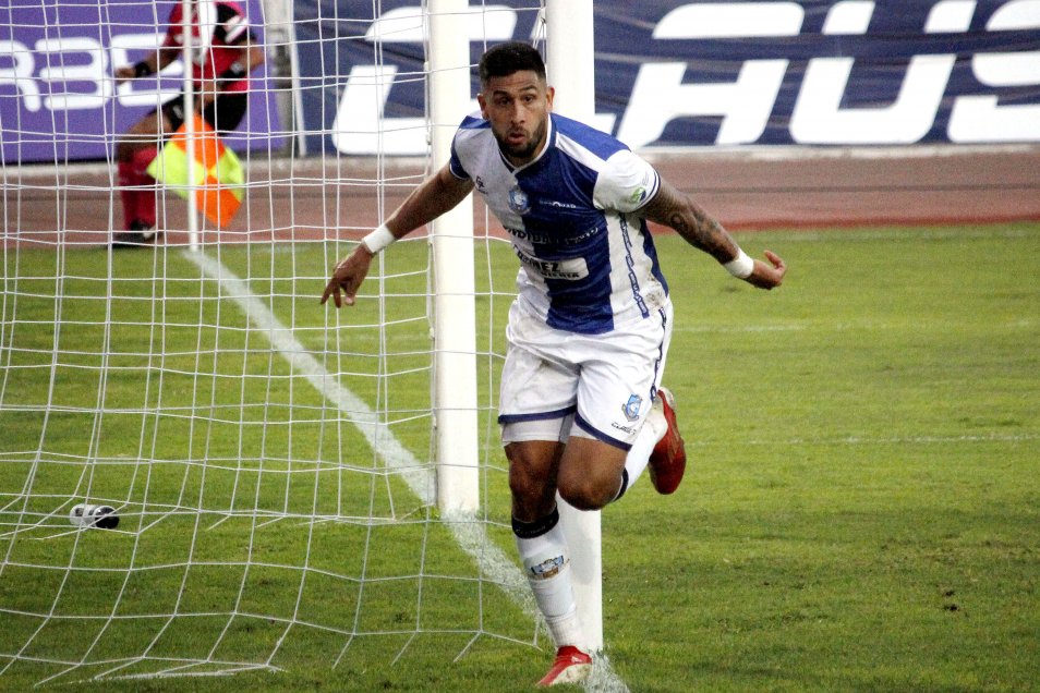 Se busca un “9”: Los delanteros que suenan en la carpeta de Colo Colo