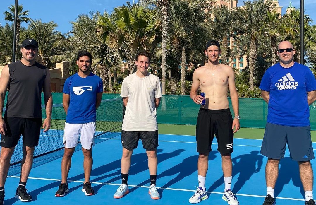 Dominic Thiem presentó su equipo de la temporada 2022 con Nicolás Massú a la cabeza