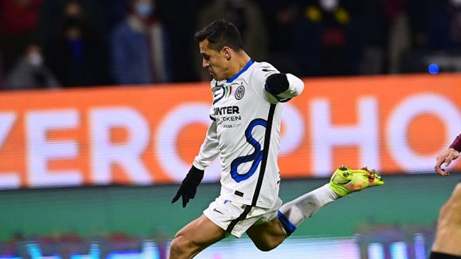 Prensa italiana sobre el partido de Alexis: La defensa rival le pareció una tienda de golosinas