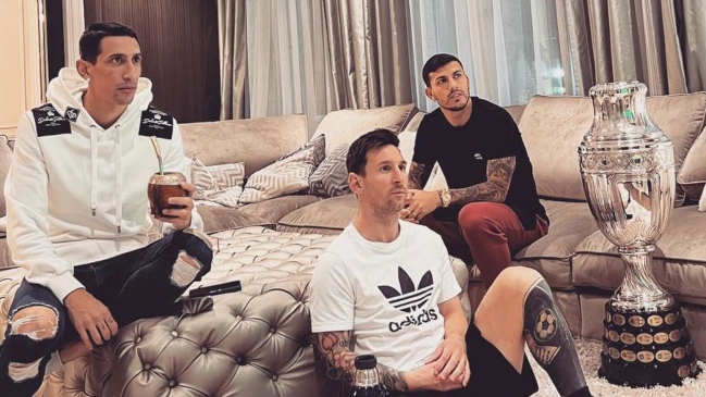 “Bien acompañados”: Messi, Di María y Paredes se lucieron con foto de la Copa América en París