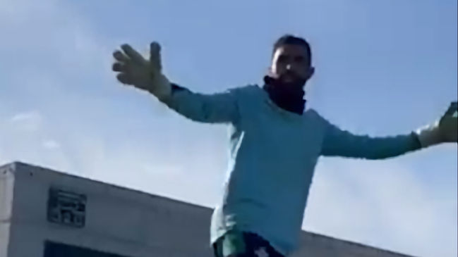 Claudio Bravo clavó un golazo para celebrar su regreso a las convocatorias en Betis