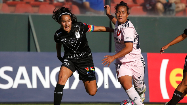 Comisión de Deportes aprobó presentar proyecto de ley que exige a clubes realizar contrato a sus jugadoras