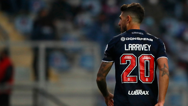 Larrivey y su salida de la U: Tengo claro que la decisión no tiene que ver con lo futbolístico