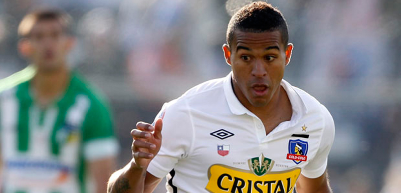 El ex Colo Colo Macnelly Torres anunció su retiro del fútbol