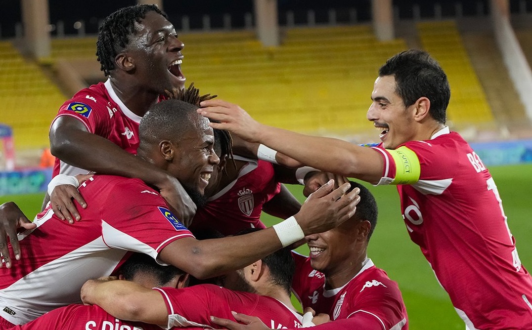 Guillermo Maripán fue titular en valiosa victoria de AS Mónaco sobre Stade Rennais