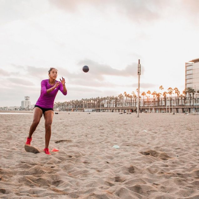 Daniela Seguel trabaja con todo durante su entrenamiento de pretemporada en Barcelona