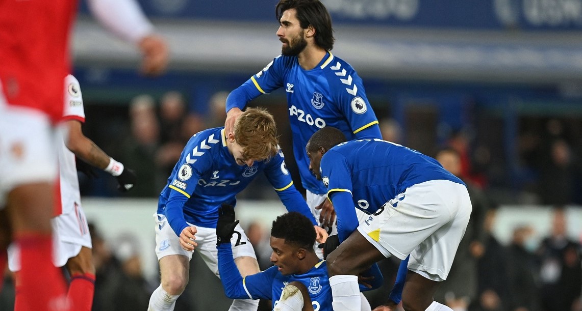 Partido entre Burnley y Everton fue aplazado en la Premier por el coronavirus