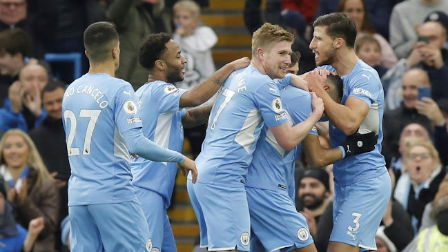 Manchester City arrasó con Leicester y reforzó su lugar en la cima de la Premier League