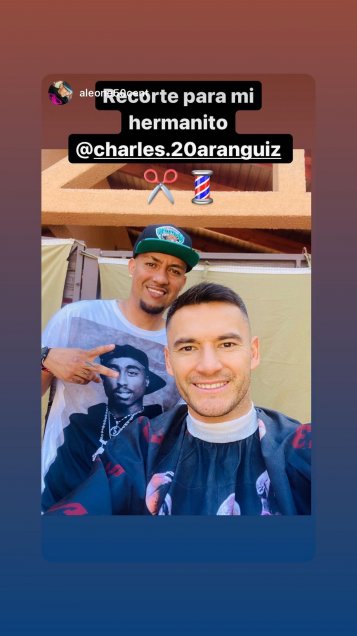 Charles Aránguiz exhibió imágenes de sus vacaciones con “bajón familiar” incluido