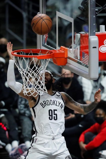 Un inspirado James Harden lideró el triunfo de Brooklyn ante los Clippers