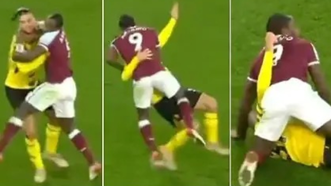 John Cena destacó entrada de Francisco Sierralta digna de la lucha libre en la Premier League