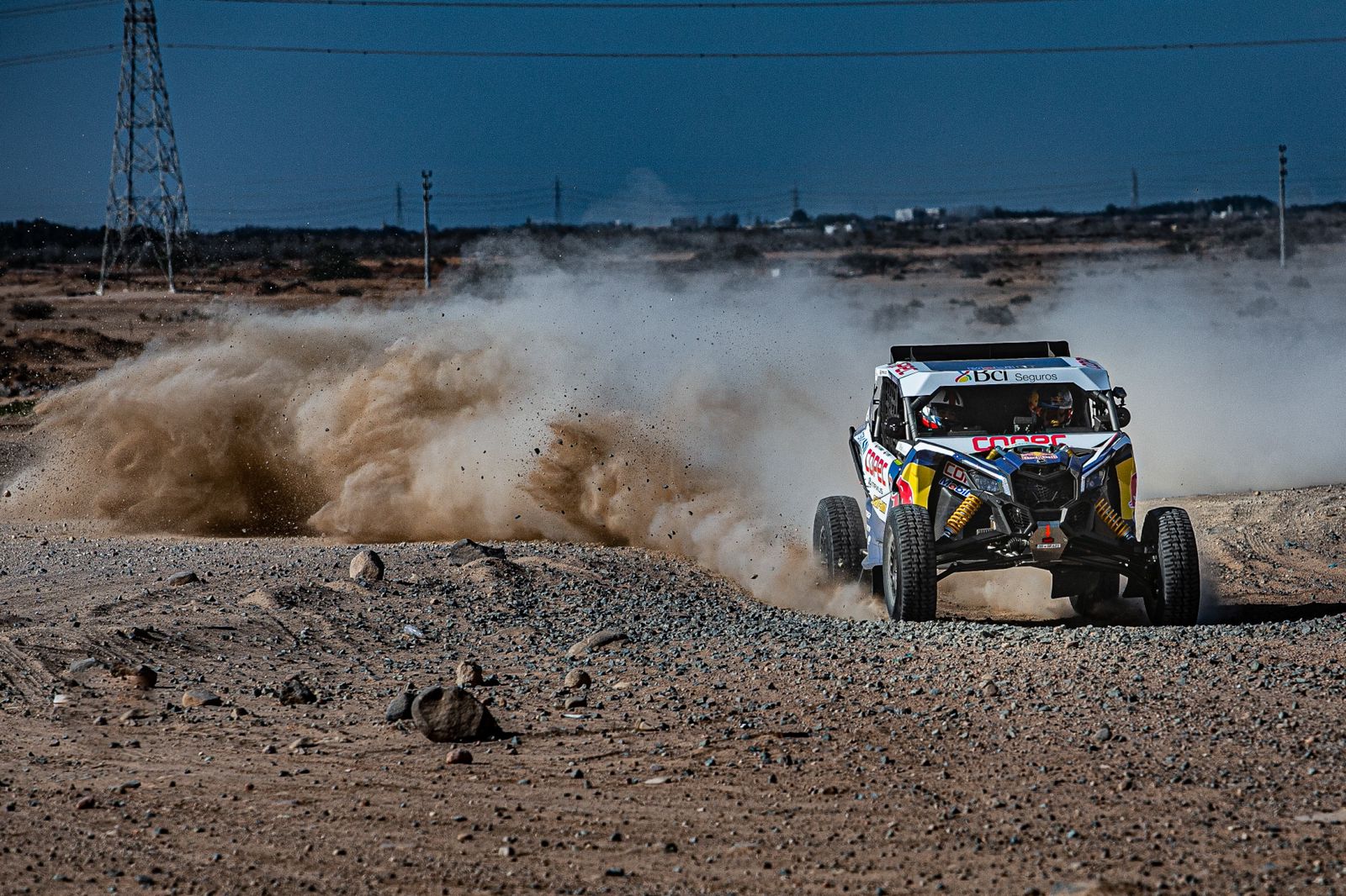 Francisco “Chaleco” López se metió tercero en el inicio del Dakar