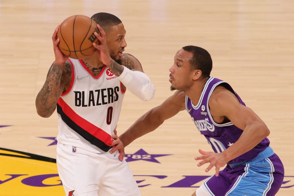 Los Lakers finalizaron el año con un aplastante triunfo ante Portland