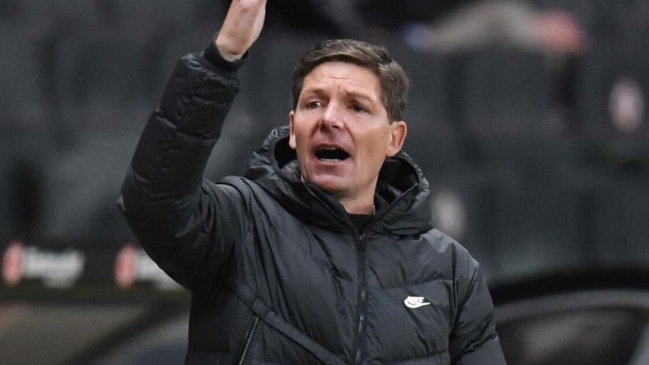 Técnico de Eintracht Frankfurt deberá ser operado por accidente en su scooter