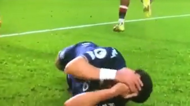 Jugador de la Premier League protagonizó vergonzosa simulación y se llenó de críticas