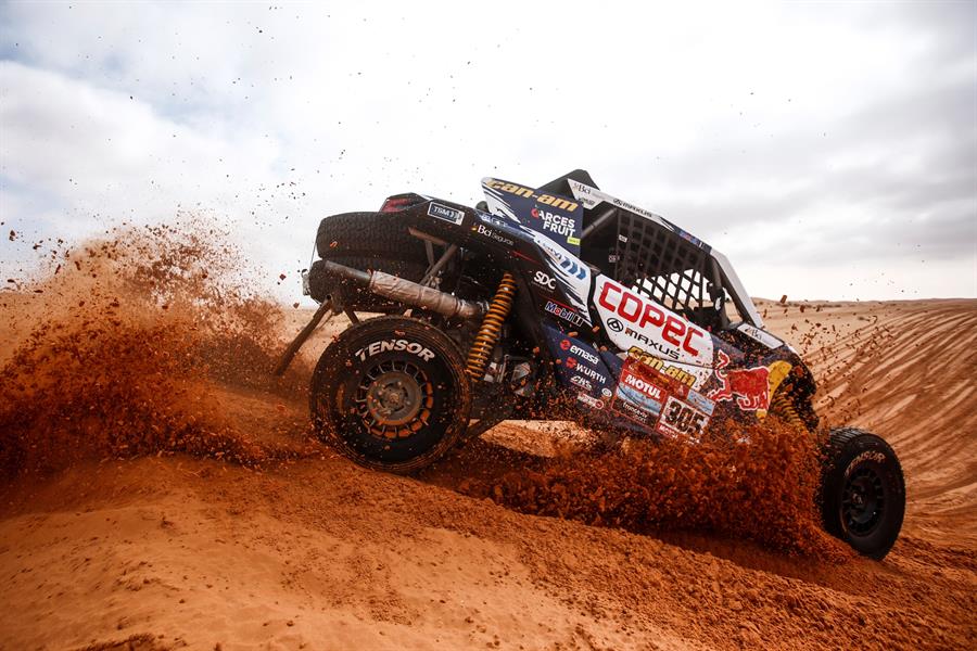 Francisco “Chaleco” López ganó la etapa y se posicionó líder de prototipos ligeros del Dakar