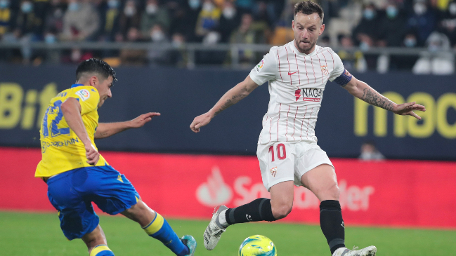 Tomás Alarcón fue titular en la derrota de Cádiz ante Sevilla en la liga española
