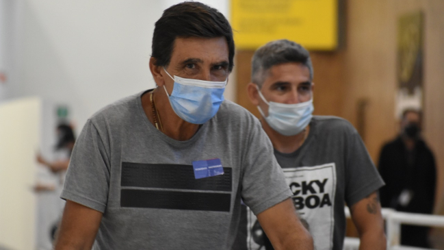 Gustavo Costas arribó a Chile para asumir como entrenador de Palestino