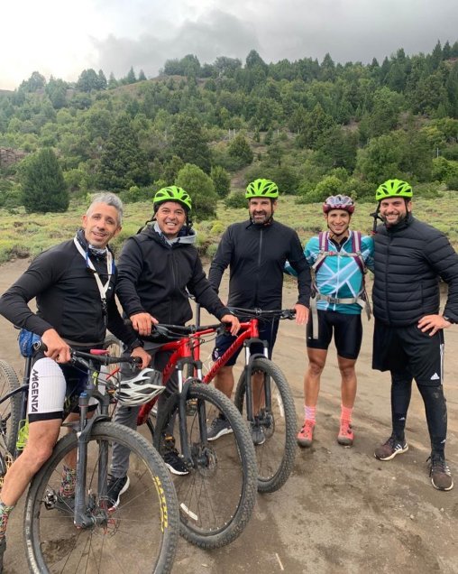 Marcelo Gallardo se relaja de una temporada extenuante practicando ciclismo