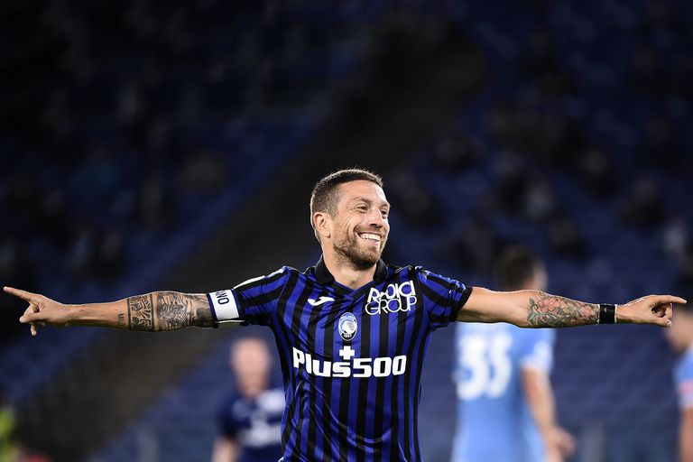 Alejandro “Papu” Gómez por retiro de Carmona: Un privilegio haber jugado contigo