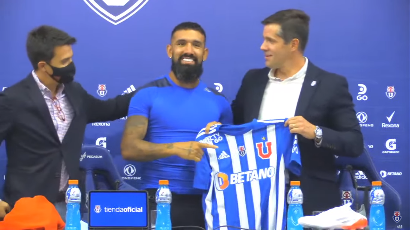 Ronnie Fernández: Vengo a entregarme en un 100 por ciento a la U, soy muy competitivo