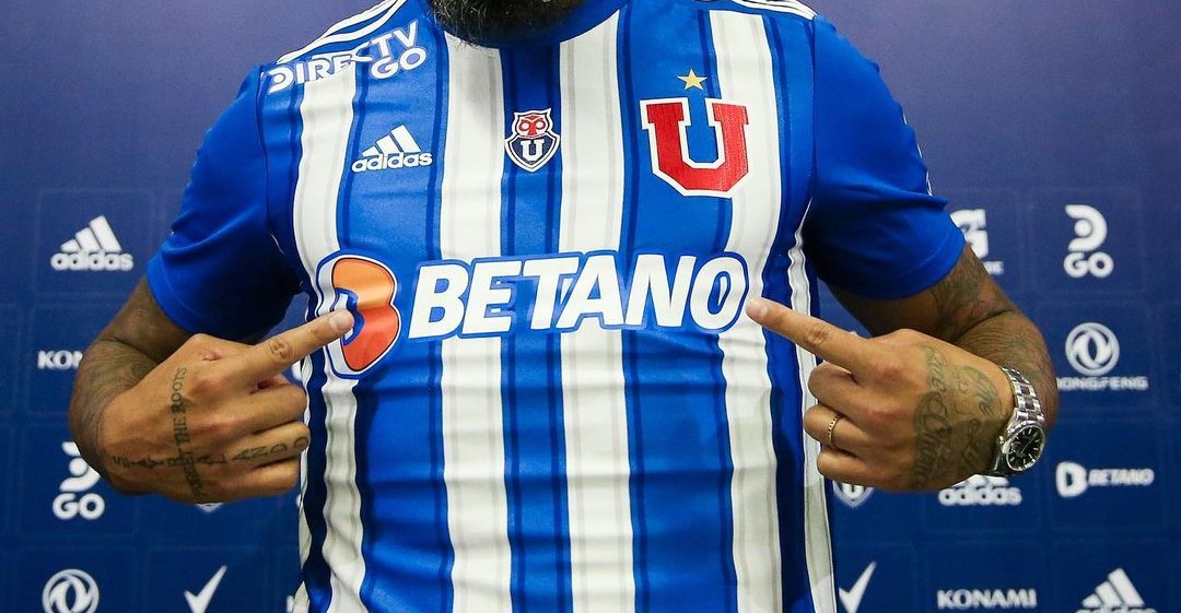 U. de Chile presentó llamativa camiseta y generó diversos comentarios de los hinchas