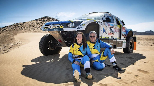 Españoles que son padre e hija debieron abandonar el Dakar tras chocar con un camión