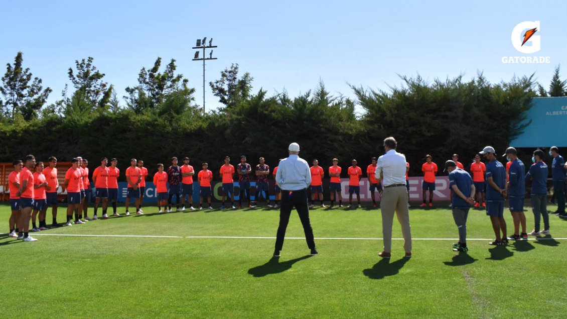 Juan Tagle y “Tati” Buljubasich visitaron al plantel de la UC en el inicio de la pretemporada