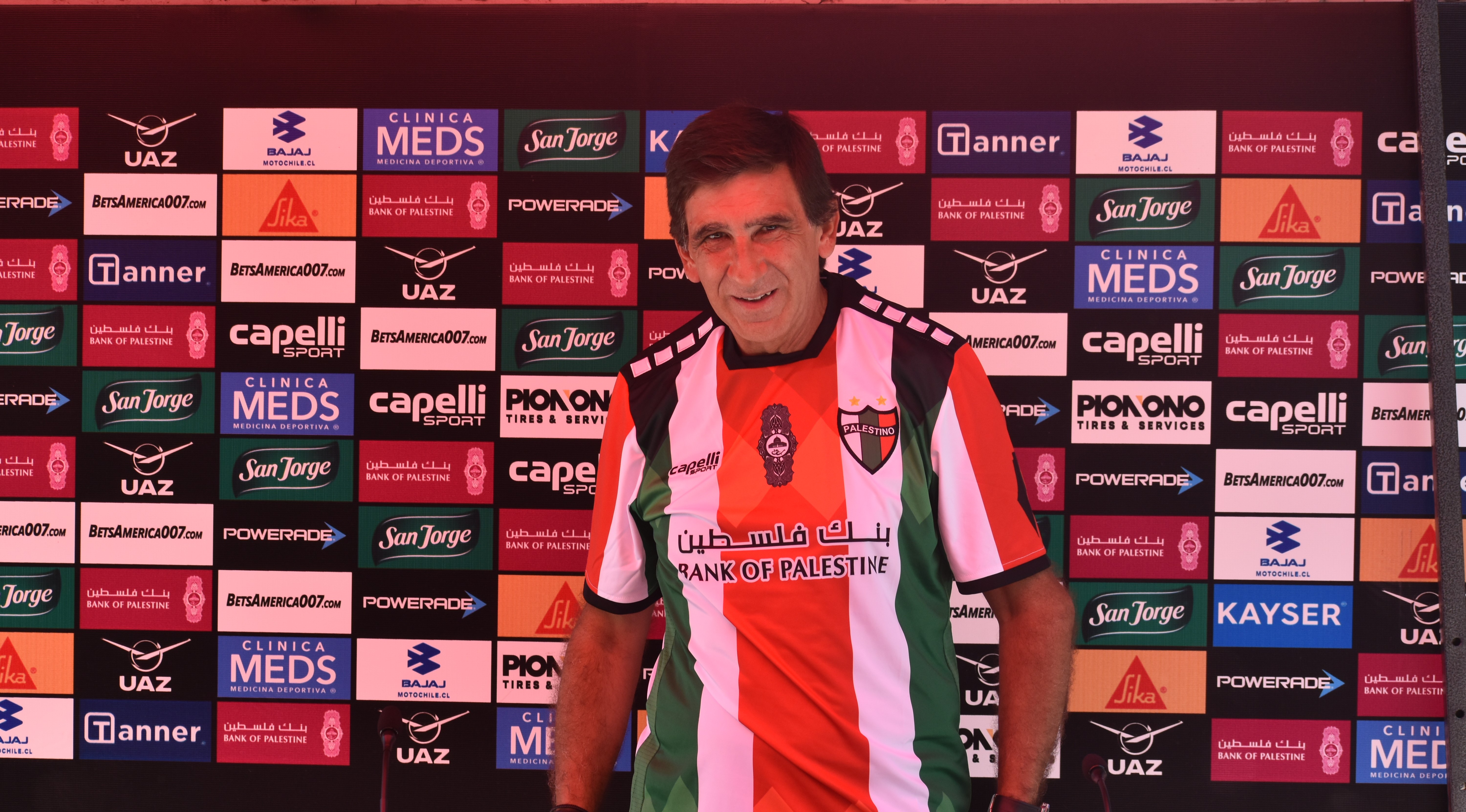 Gustavo Costas fue presentado en Palestino: Donde voy, mi sueño es salir campeón