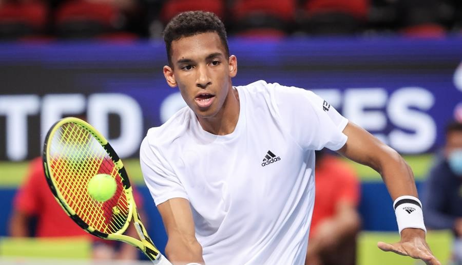 Auger-Aliassime superó a Zverev y metió a Canadá en semifinales de la ATP Cup